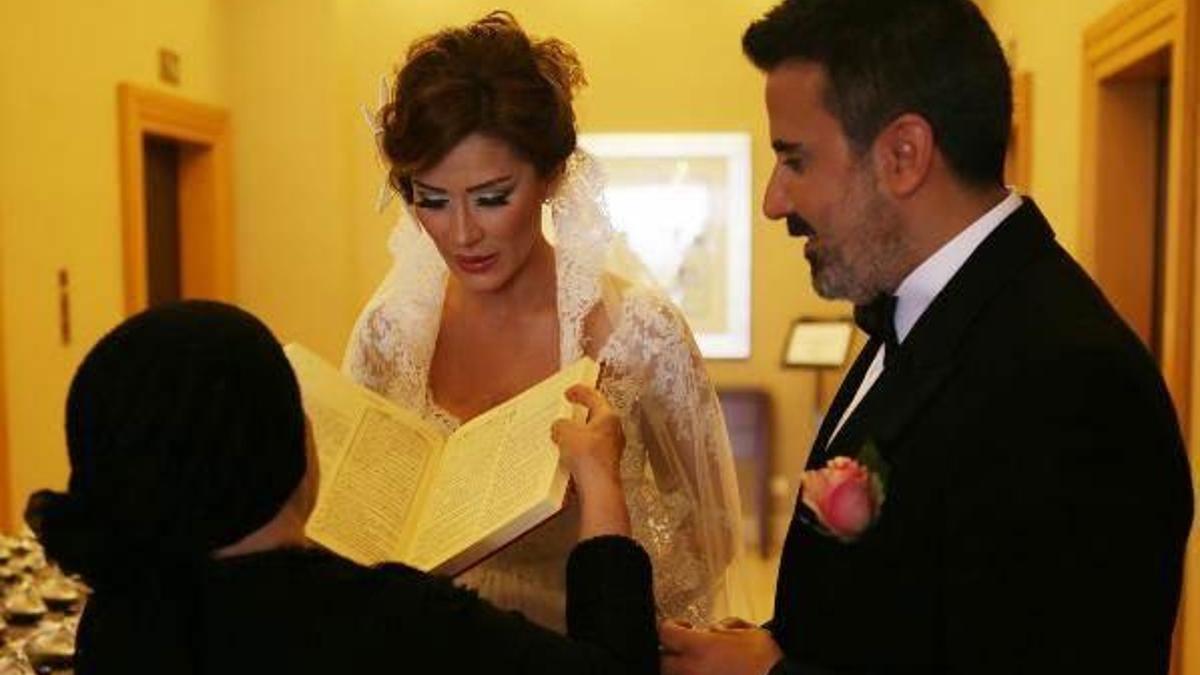 Emrah'tan eşine dudak uçuklatan hediye!
