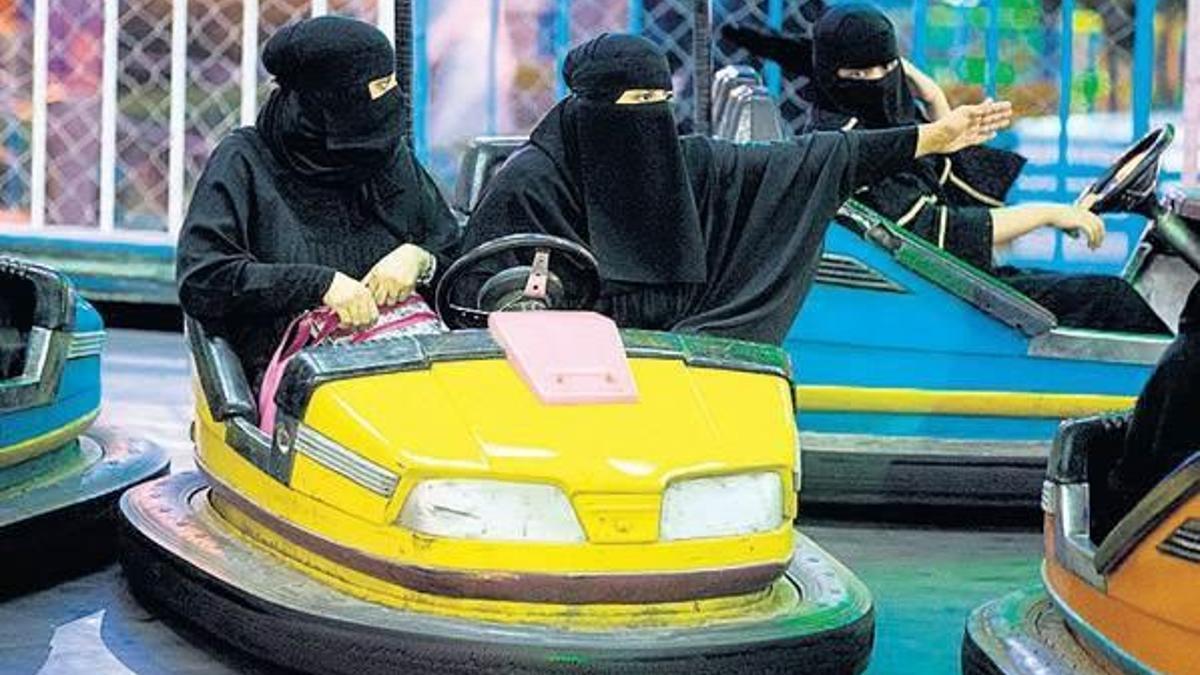 Suudi kadınların çarpışan arabaları