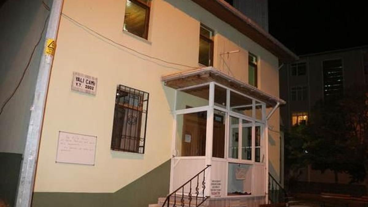 Kocaeli'de camiden "Sakal-ı Şerif" çalındı