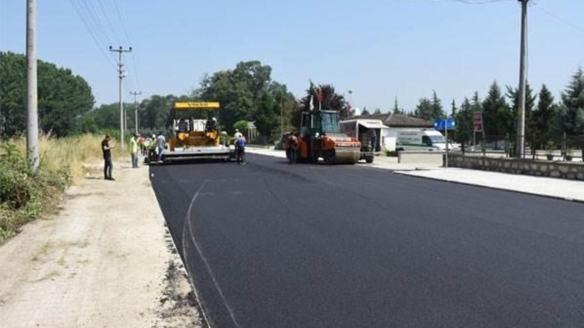 Asfaltlama Beyköy yolunda