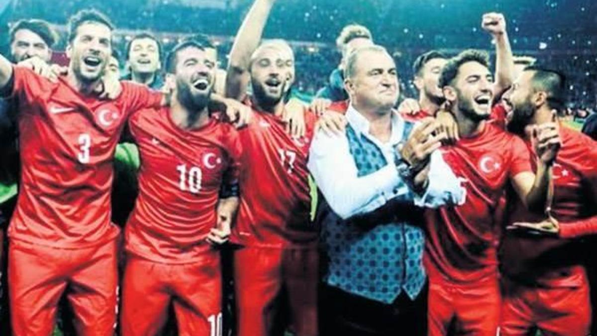 Milli takım kazandı ünlüler coştu