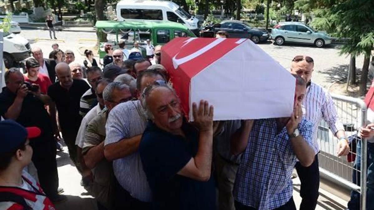 Yaşar Nuri Öztürk son yolculuğuna uğurlanıyor