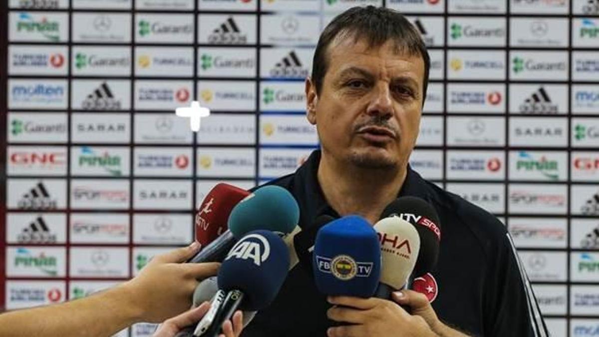 Ergin Ataman kulüplere sitem etti