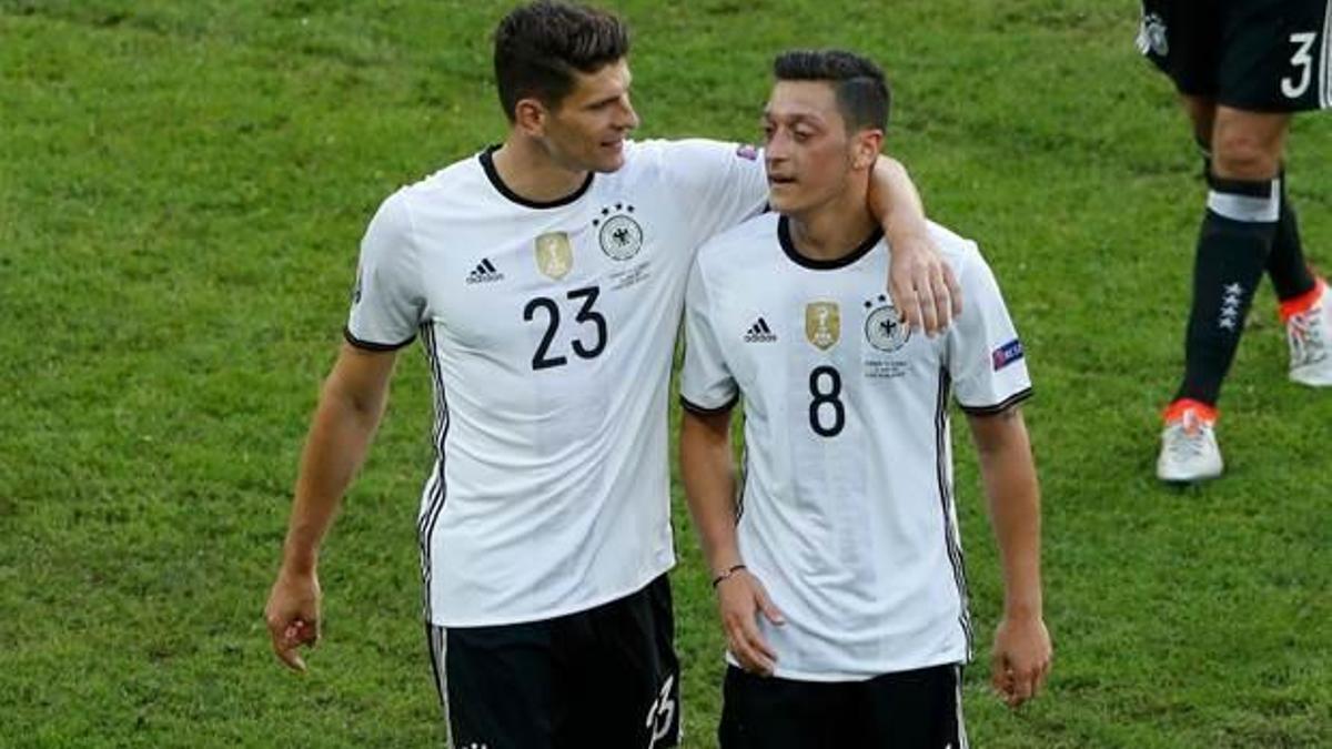 Gomez, Klinsmann'ı yakaladı!