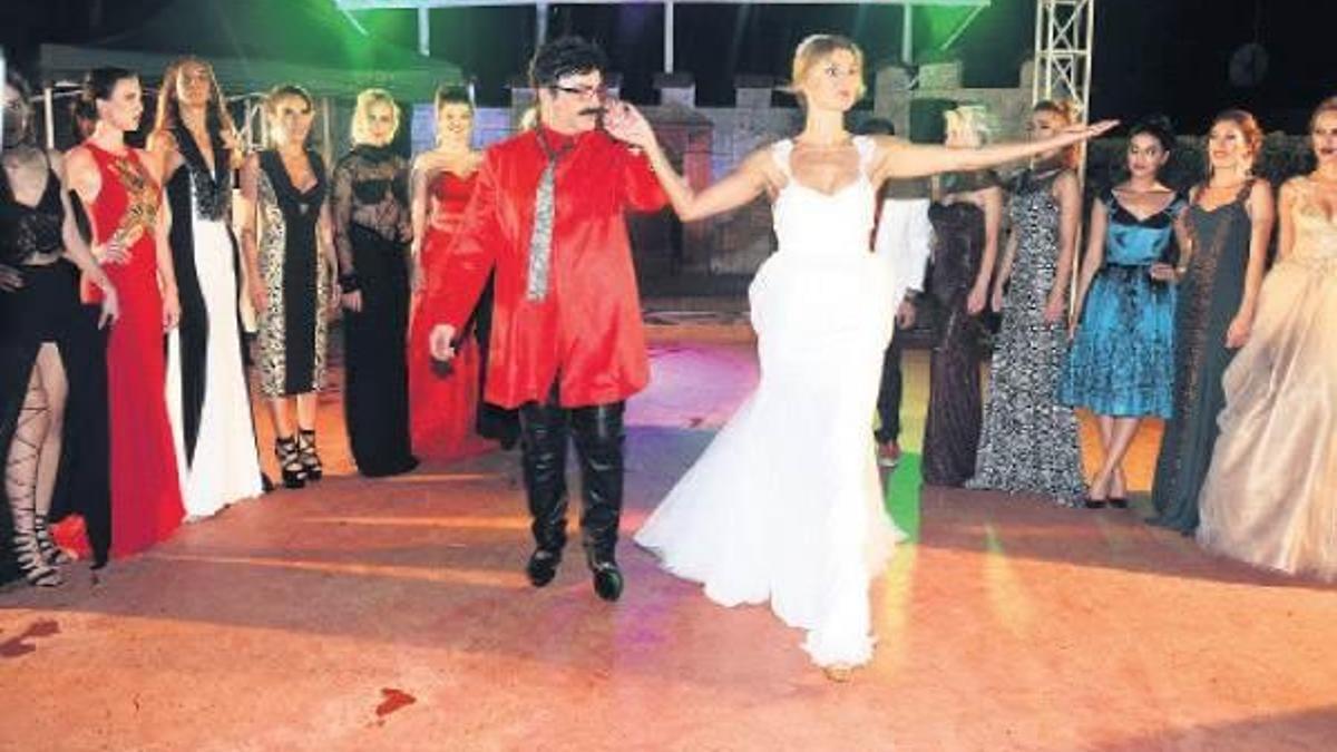 Üç kağıtçı sanatçılar var