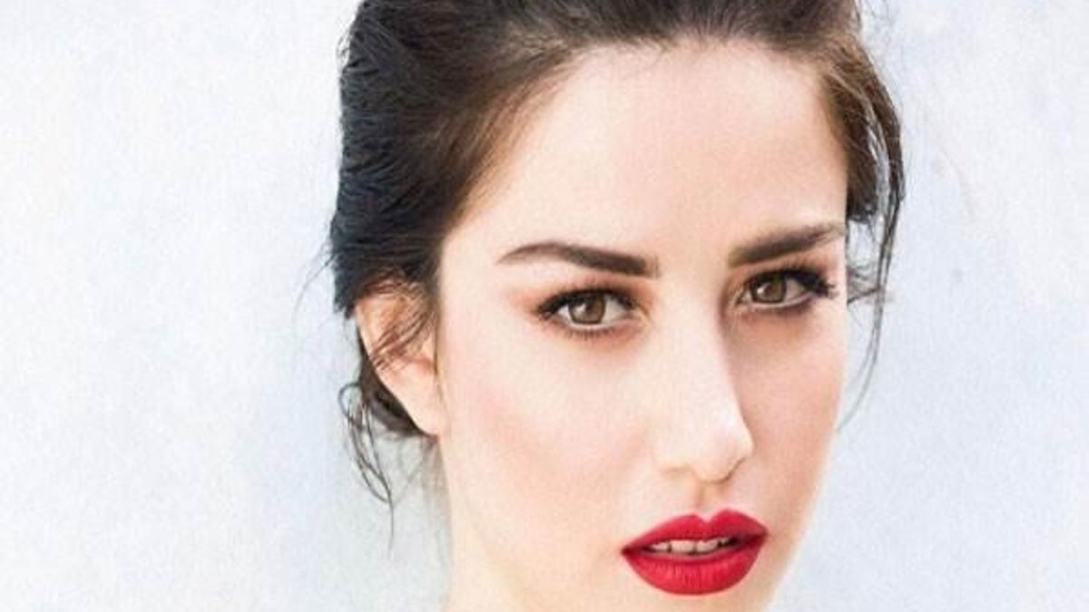 Özge Gürel kimdir?