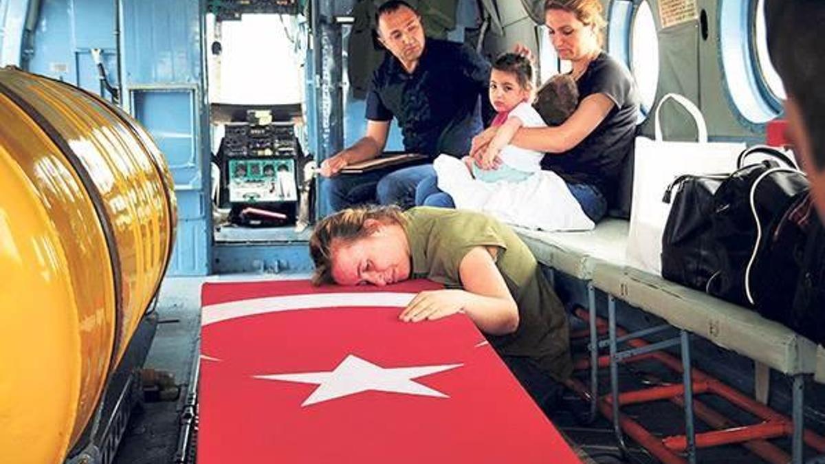 Şehit eşle son yolculuk