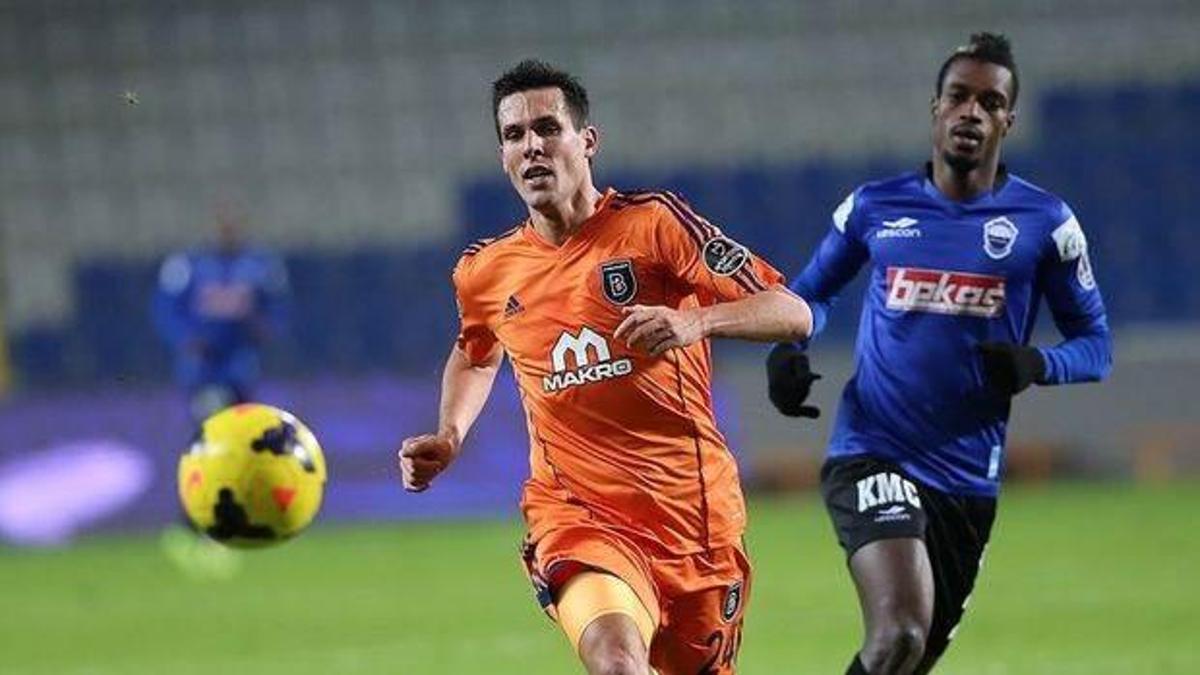 Başakşehir'in Fransız forveti Perbet, Gent'e transfer oldu