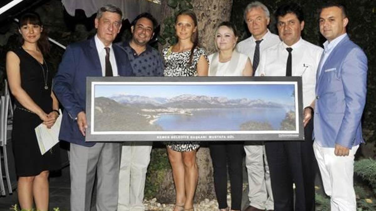 Düşürülen Rus uçağının pilotuna Kemer’den ev
