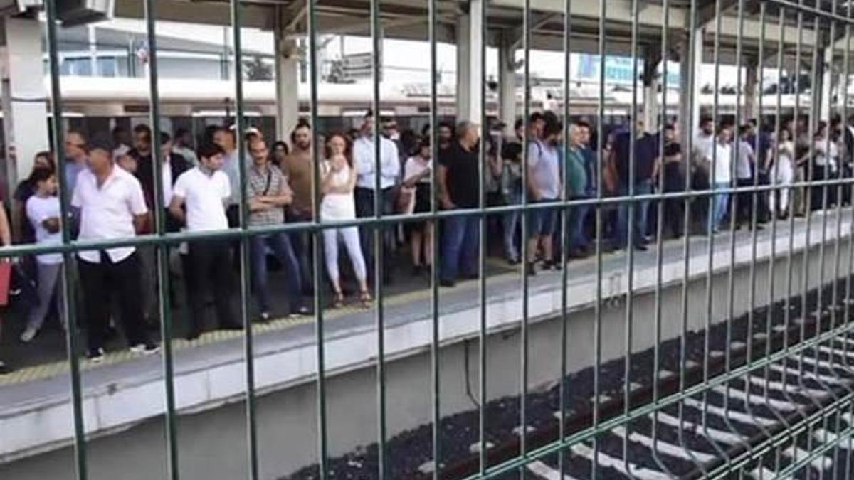 Marmaray'da arıza nedeniyle panik çıktı: 2 yaralı