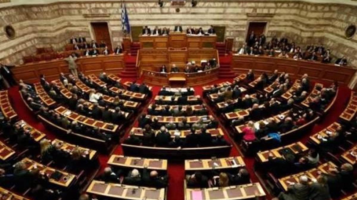 Yunan meclisi Pire Limanı'nın Çinli Cosco'ya satışını onayladı