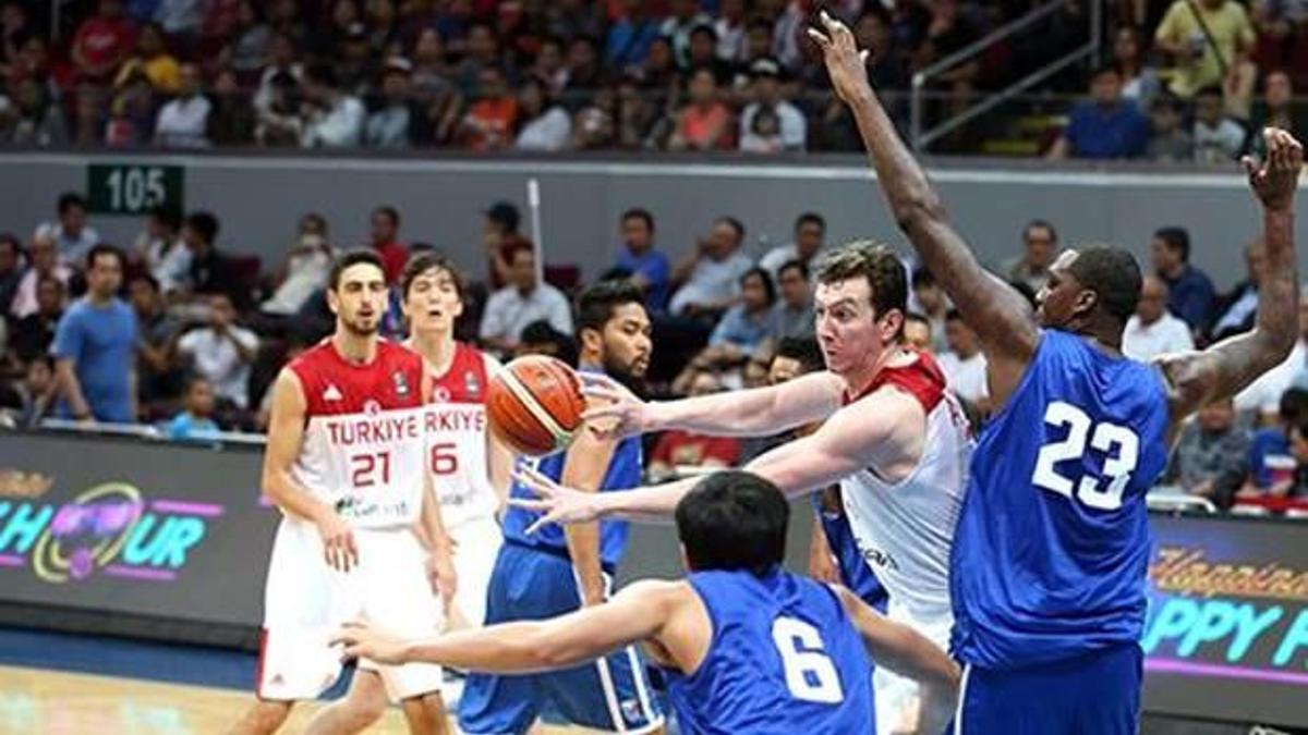 12 Dev Adam Filipinler'i devirdi