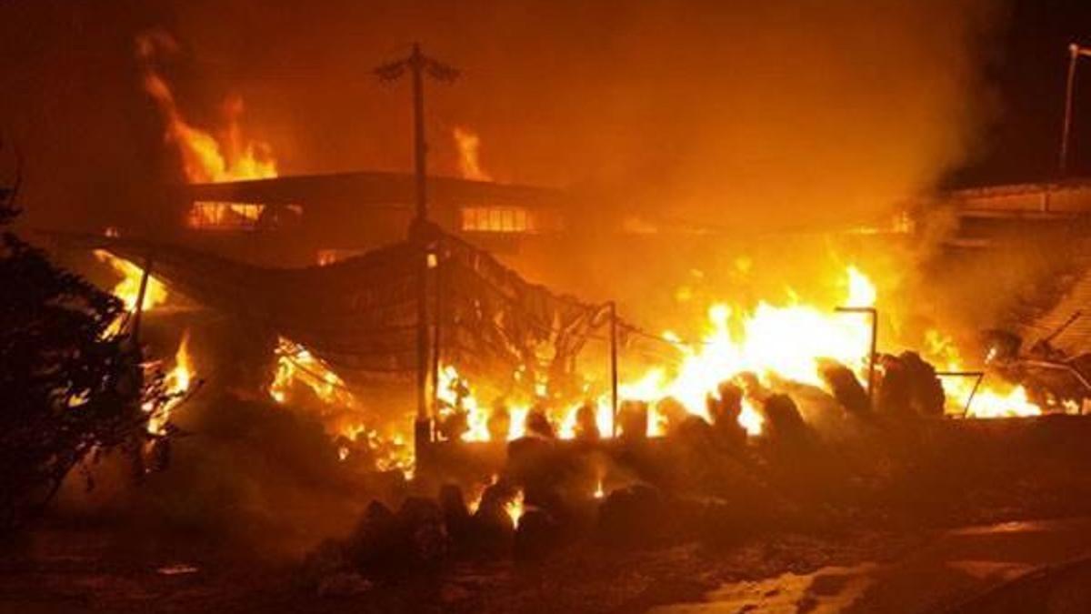 Uşak'ta iplik fabrikasındaki yangın söndürüldü