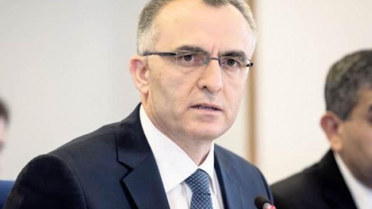 Maliye Bakanı: Esnaf daha az prim ödeyecek