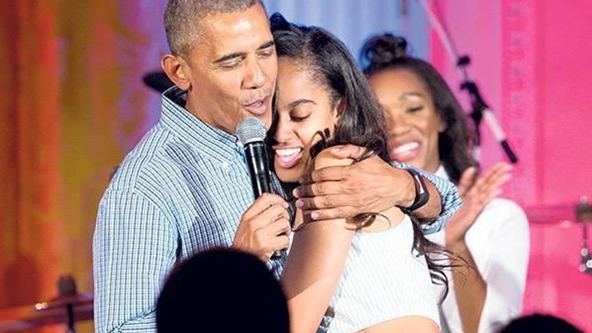 Obama kızına serenat yaptı