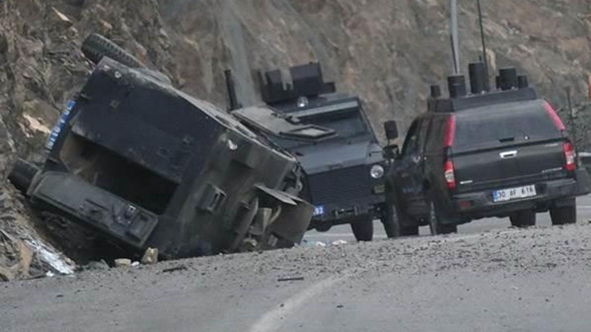 Hakkari'de zırhlı polis aracı takla attı: 7 polis yaralı