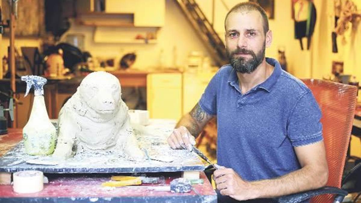 Mühendisliği bıraktı heykel sanatçısı oldu