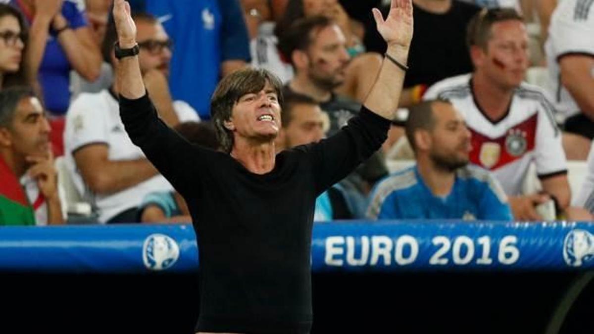 Hedef tahtasındaki isim: Joachim Löw
