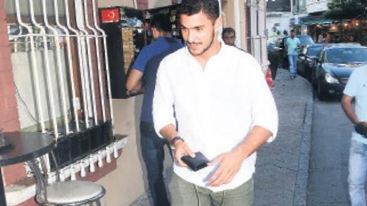 Eşim tatilde ben işte