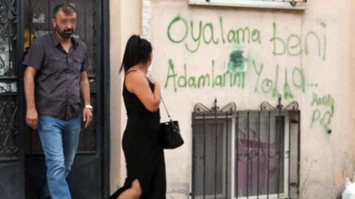 Fuhuş evindeki dikkat çeken duvar yazısı