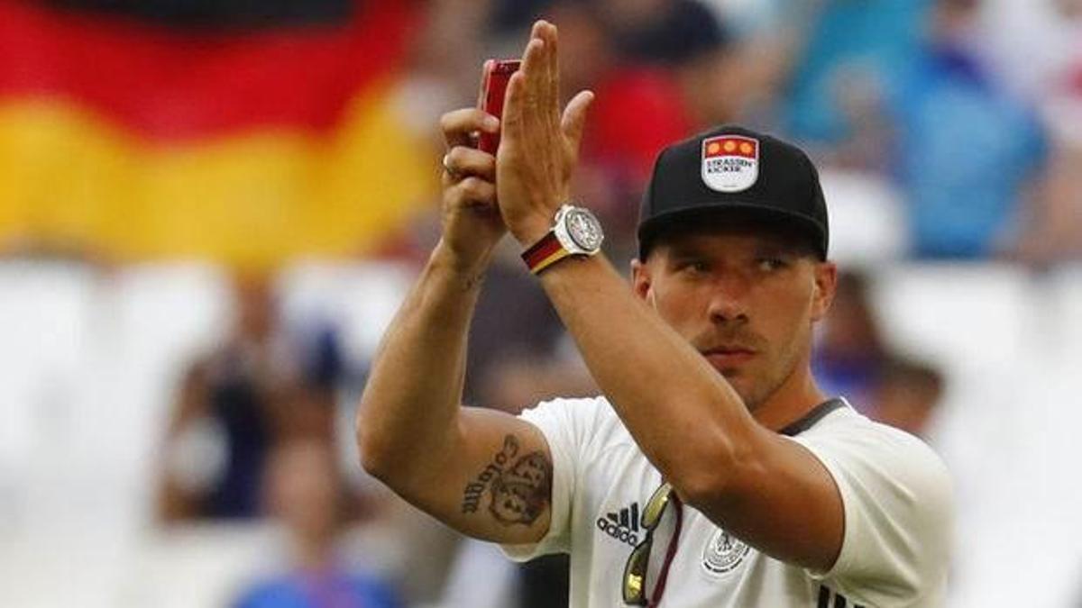 Podolski milli takımı bırakmayı düşünmüyor