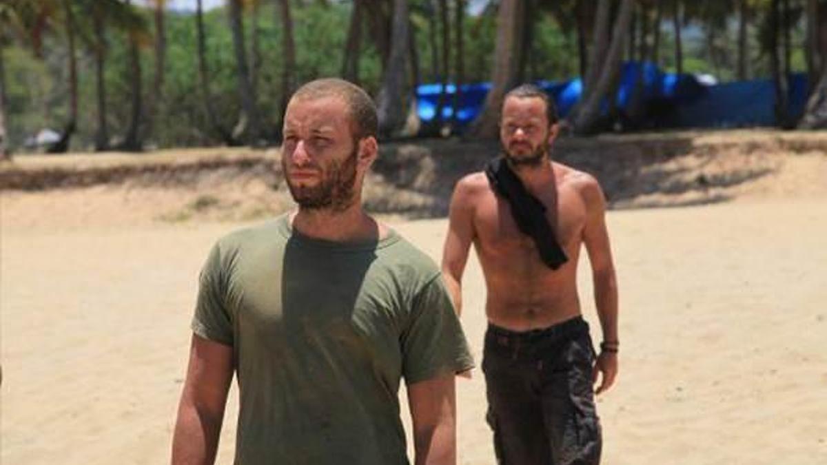 Survivor yarışmacısı Taner Tolga Tarlacı'yı 15 kişi dövdü