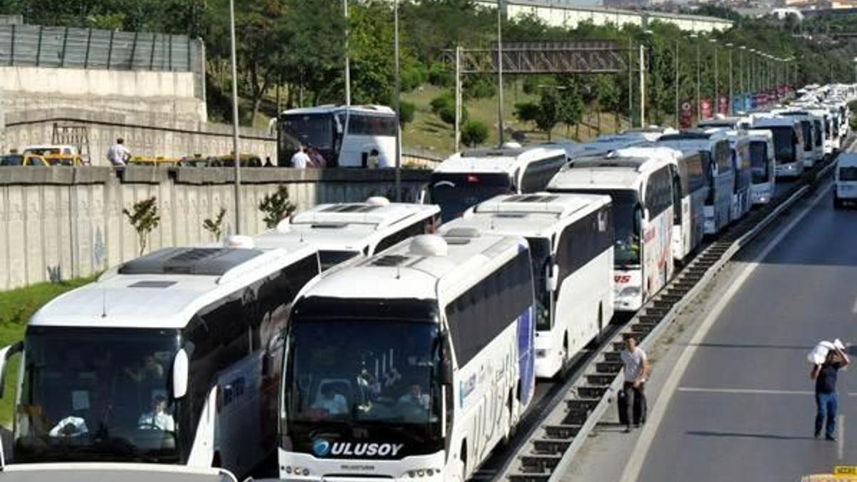 Esenler Otogarı'nda bayram yoğunluğu devam ediyor