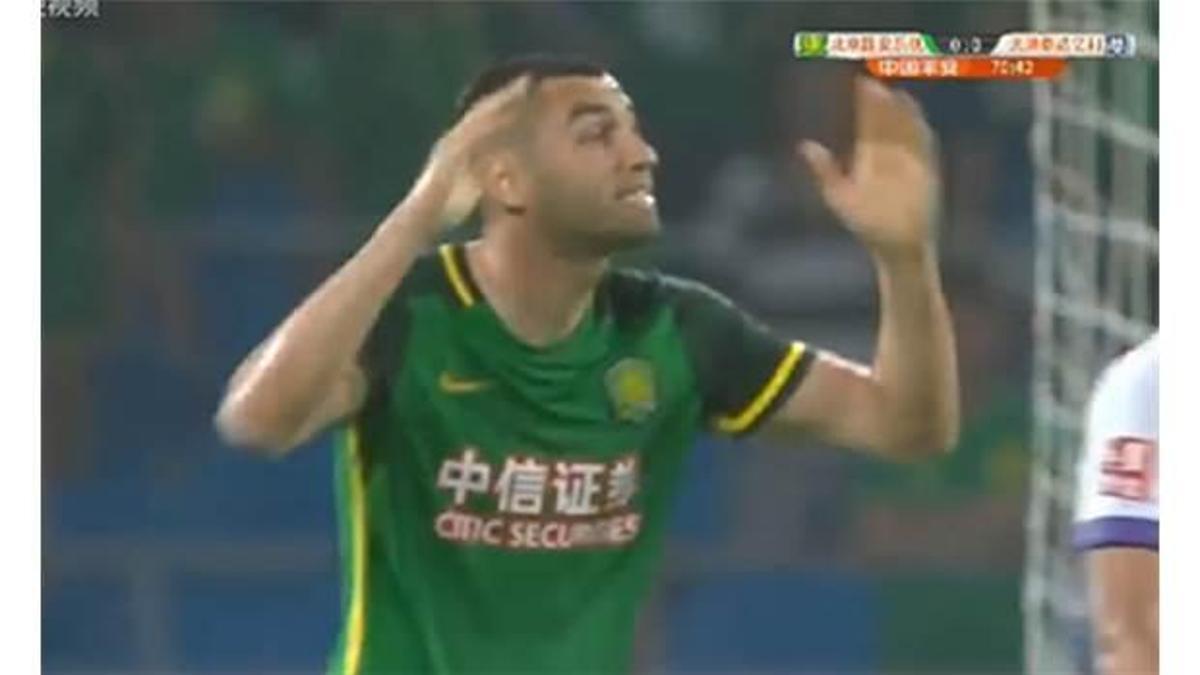Burak Yılmaz, hakem bela okudu!