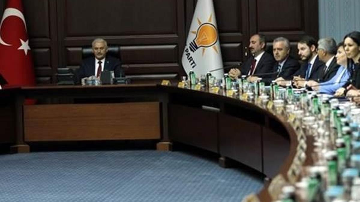 AK Parti MYK toplantısı sona erdi