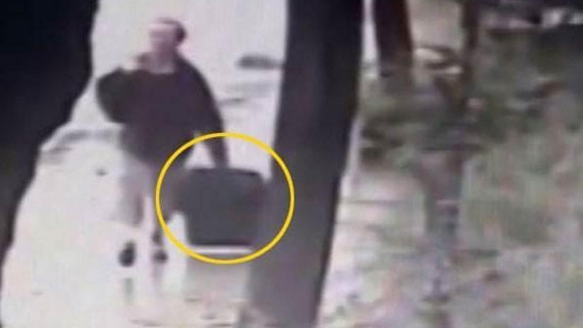 Atalay Filiz'in valizinden çıkanlar