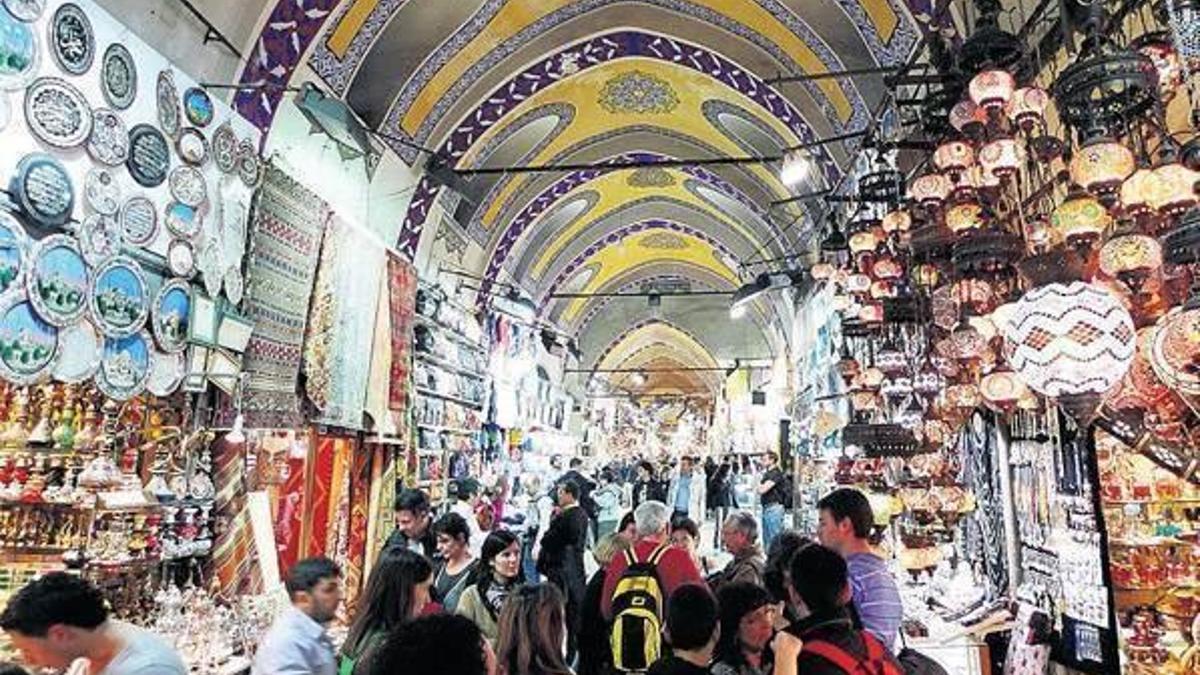 10 yıl sürecek Kapalıçarşı’nın restorasyonu çatıdan başladı