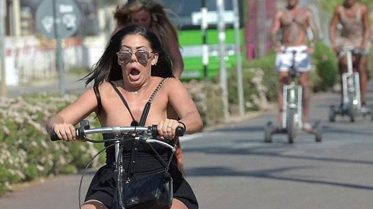 Mini elbiseyle scooter!