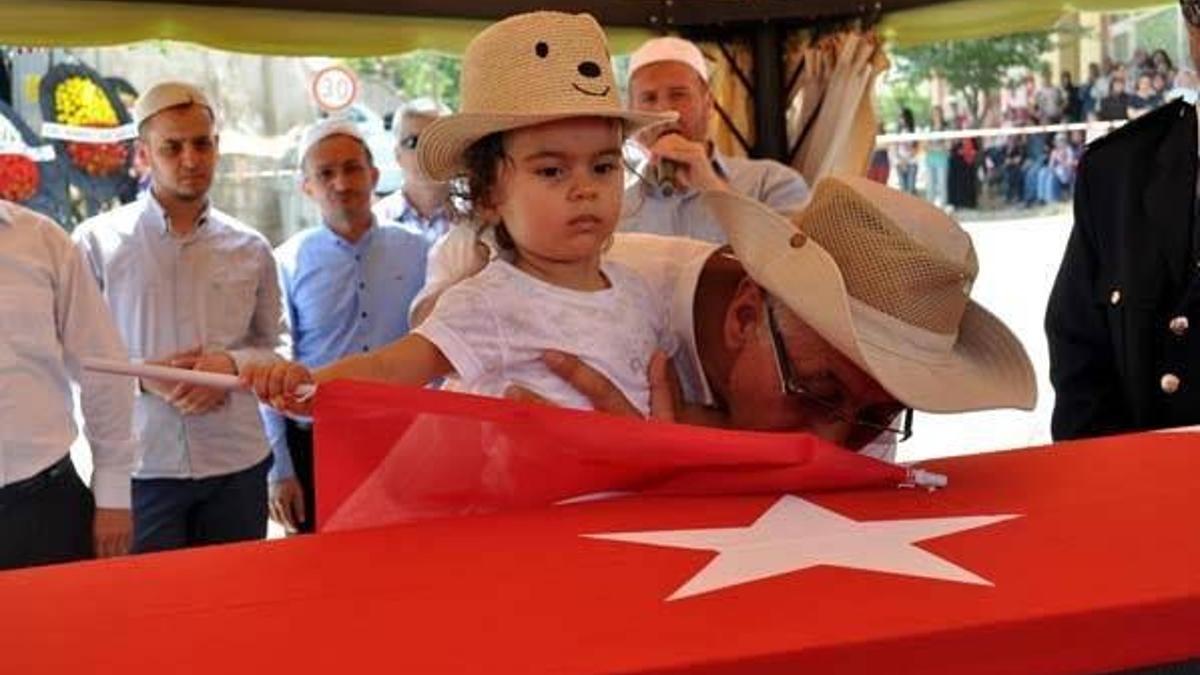 Şehitler son yolculuğuna uğurlanıyor