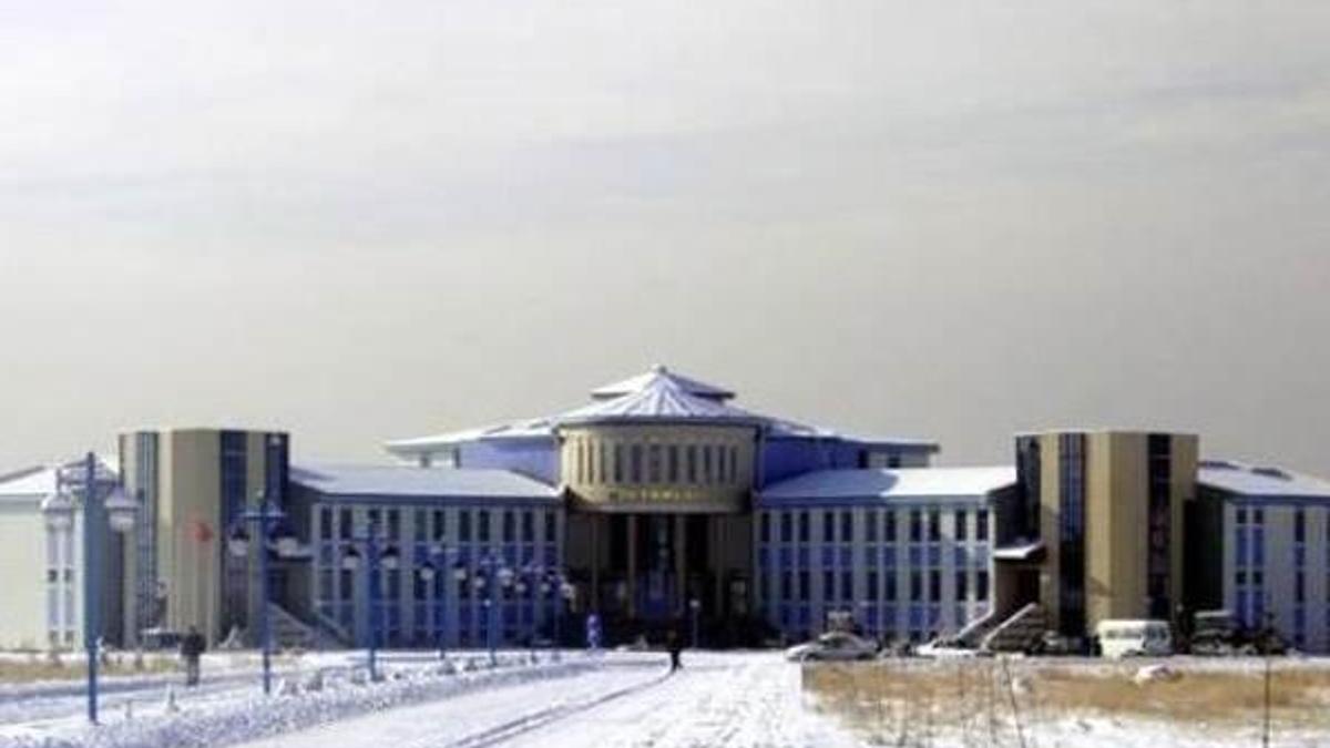 Yüzüncüyıl Üniversitesin'de deprem: 4'ü profesör 17 akademisyen açığa alındı!