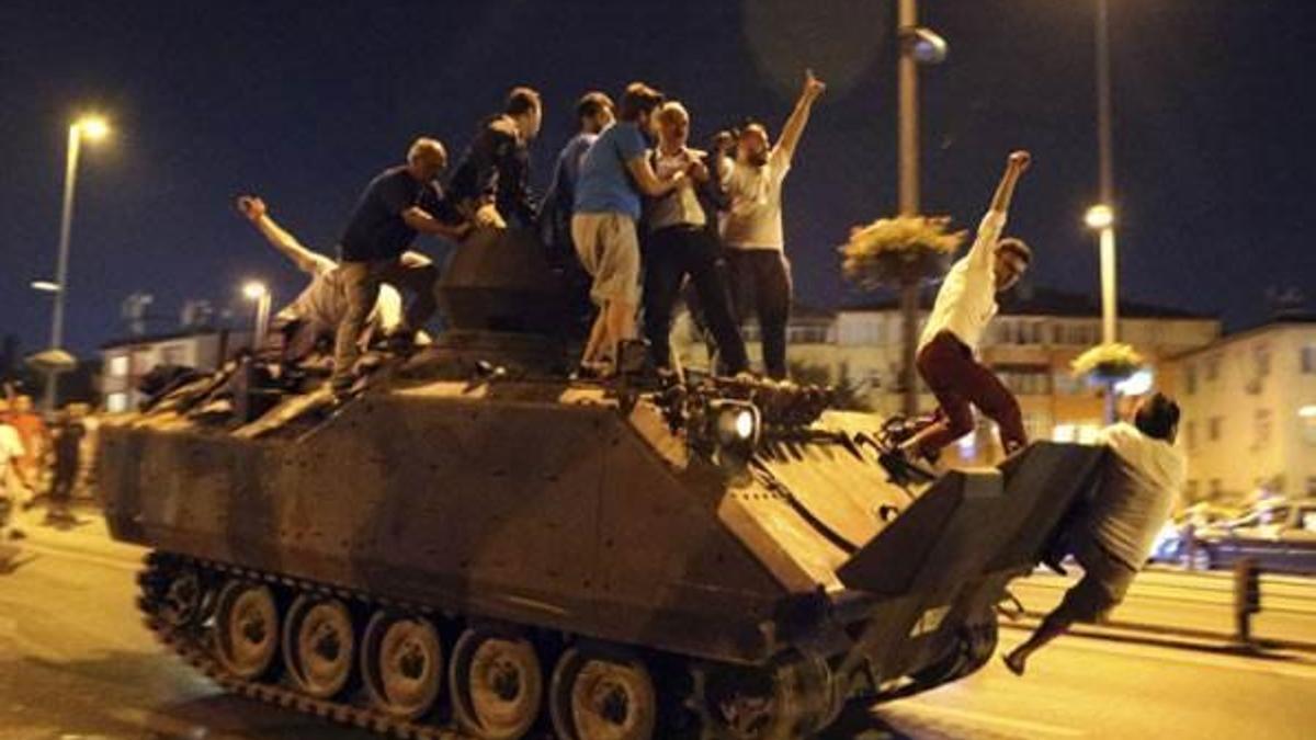 Gürcistan'da FETÖ'cü öğretmenlerin 'darbe'yi önceden bildiği iddiası