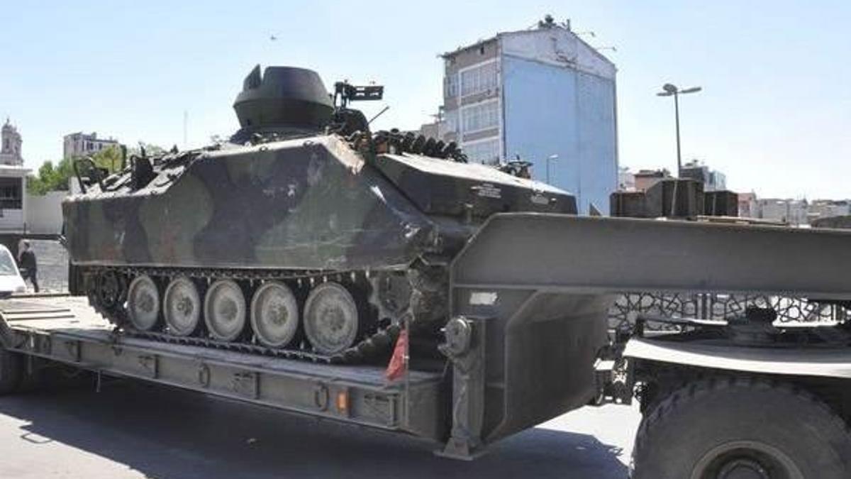 Darbeciler 31 tank, 24 uçak ve 32 helikopter gasp ettiler