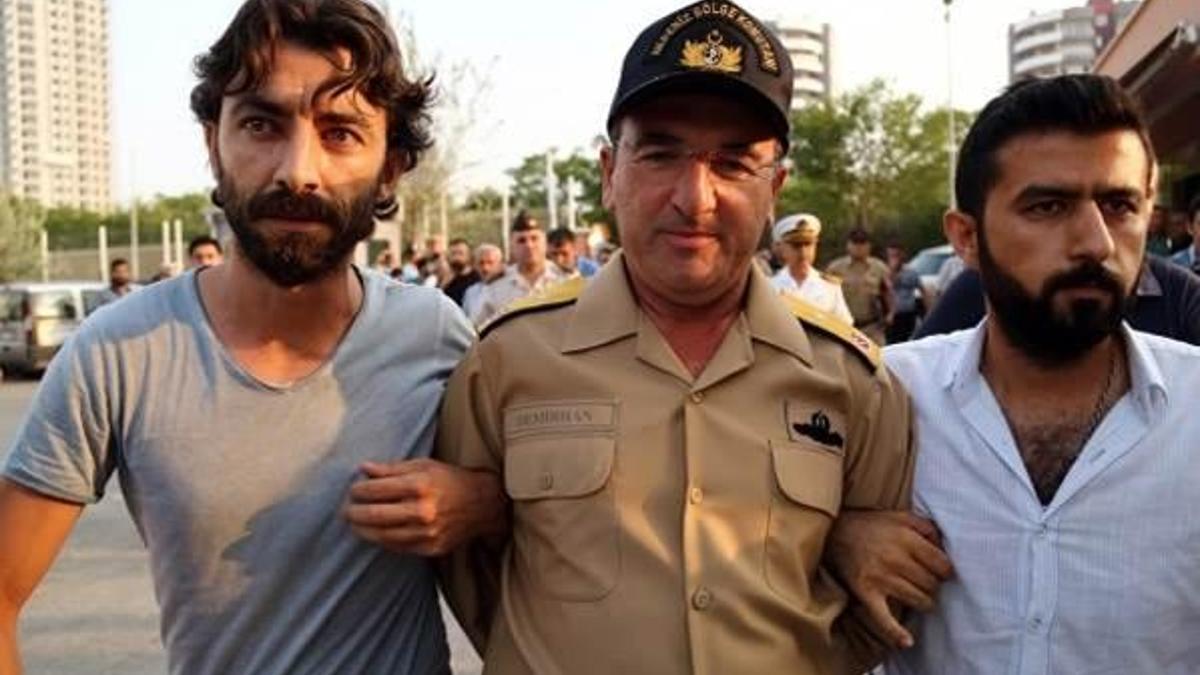 Darbeci Akdeniz Bölge Komutanı Tuğamiral Demirhan, 4 saat direnmiş