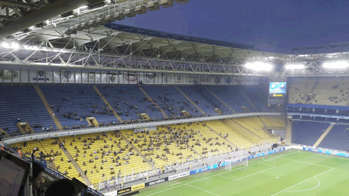 Fenerbahçe’ye Monaco maçında taraftar şoku