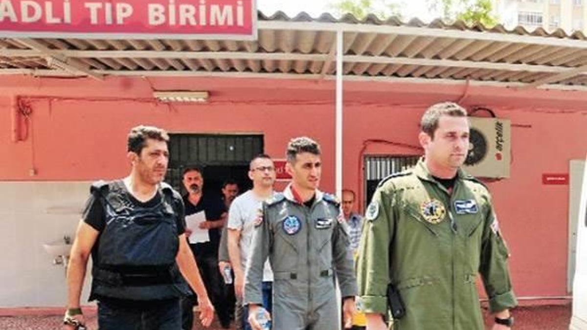 TSK'dan FETÖ mağduru 500 pilota: Geri dönün