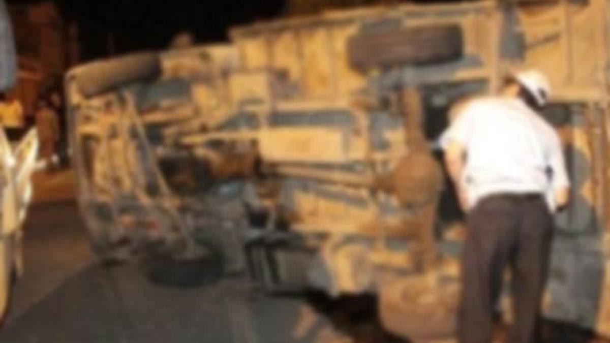 Diyarbakır'da kamyonet devrildi: 2 ölü, 2 yaralı