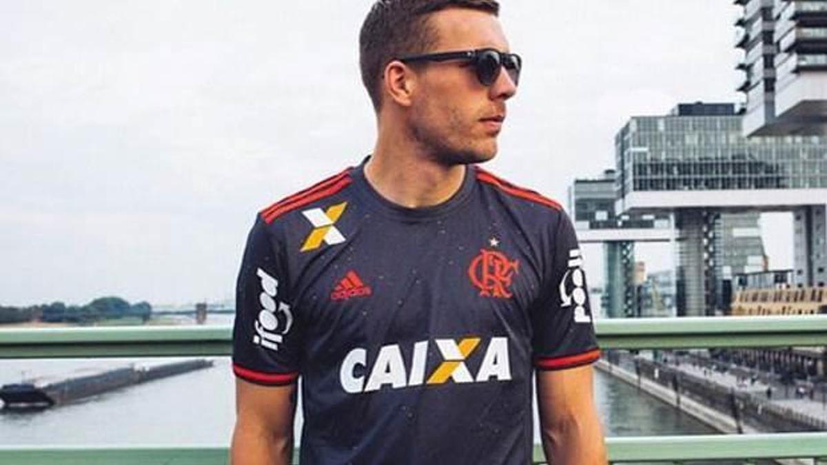 Podolski'den tepki çeken paylaşım