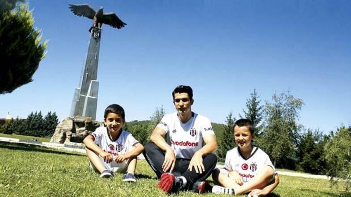 'Futbolu Beşiktaş'ta bırakmak istiyorum'