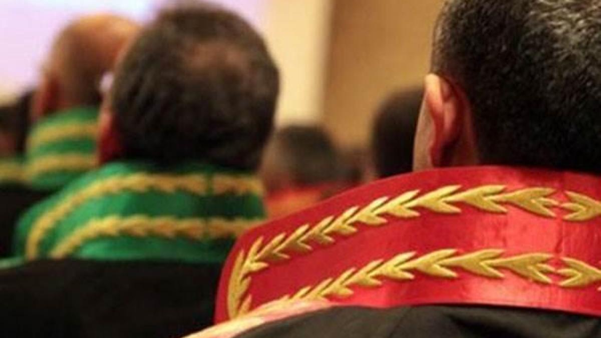Firari hakim ile savcı eşi teslim oldu