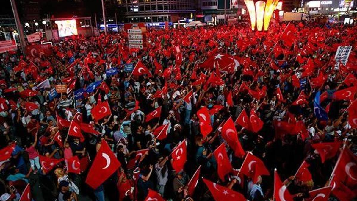 Türkiye'de demokrasi nöbeti