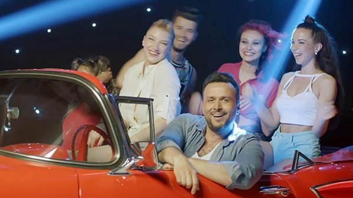 Tarık’tan rengarenk klip