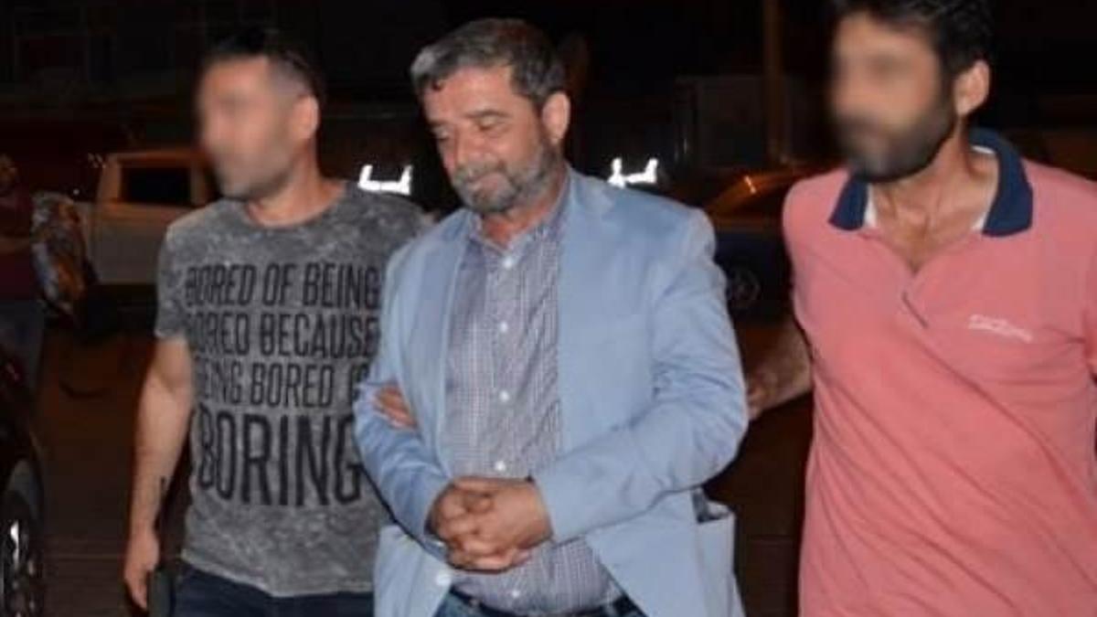 Mümtazer Türköne tutuklandı