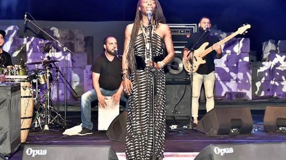 Ender bulunan ses: Buika