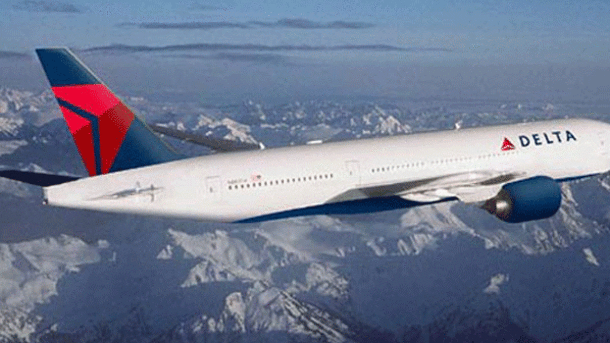 Delta tüm uçuşlarını erteledi