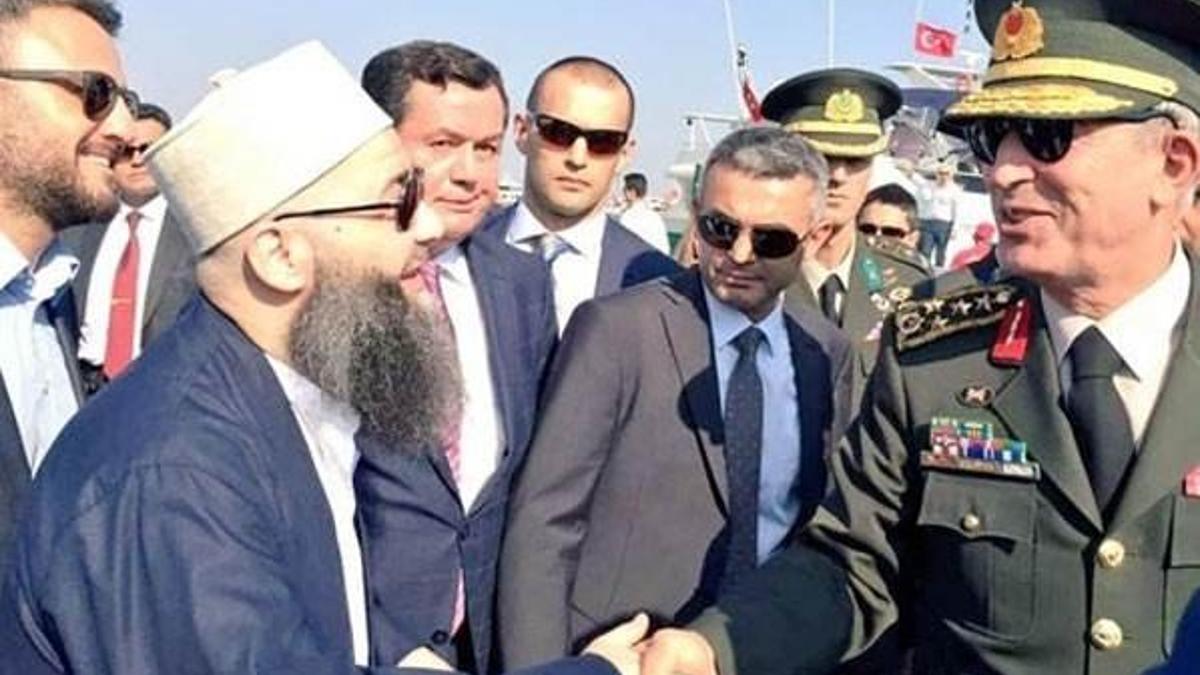 Cübbeli'den Hulusi Akar fotoğrafına açıklama