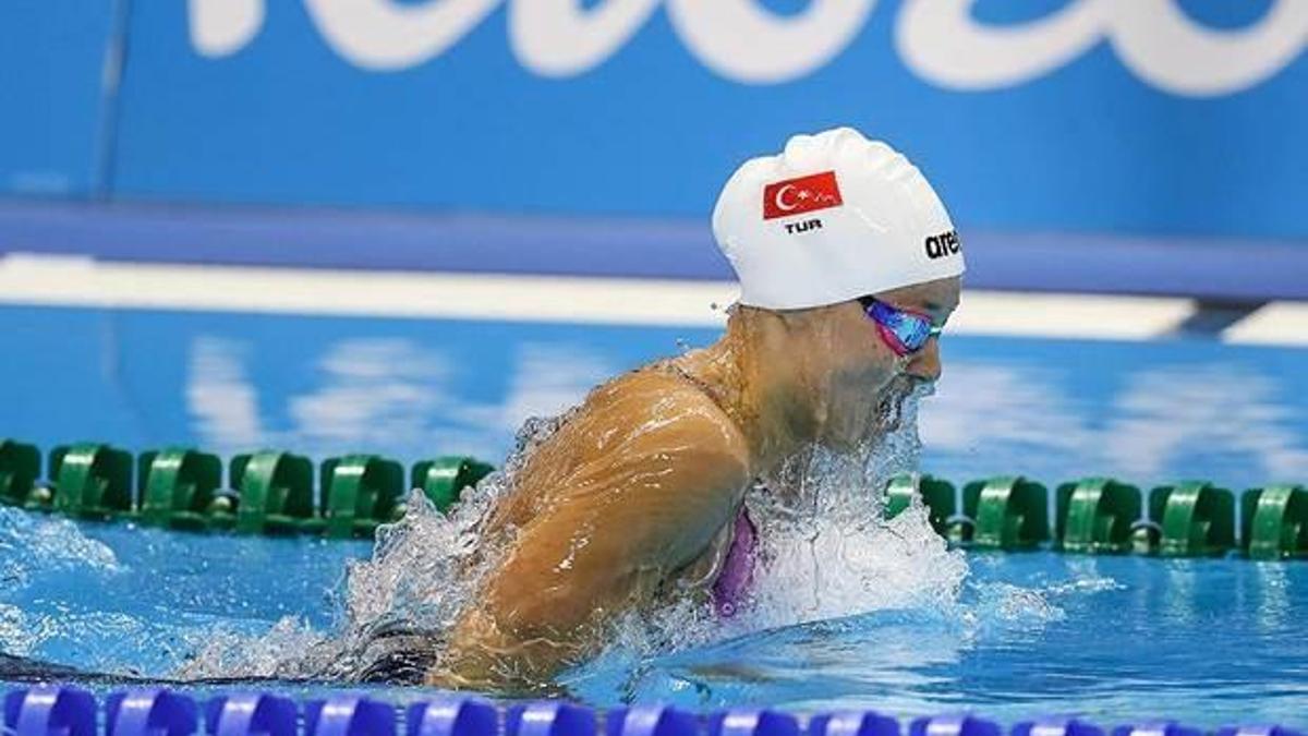 Milli yüzücü Viktoria Zeynep Güneş, yarı finalde